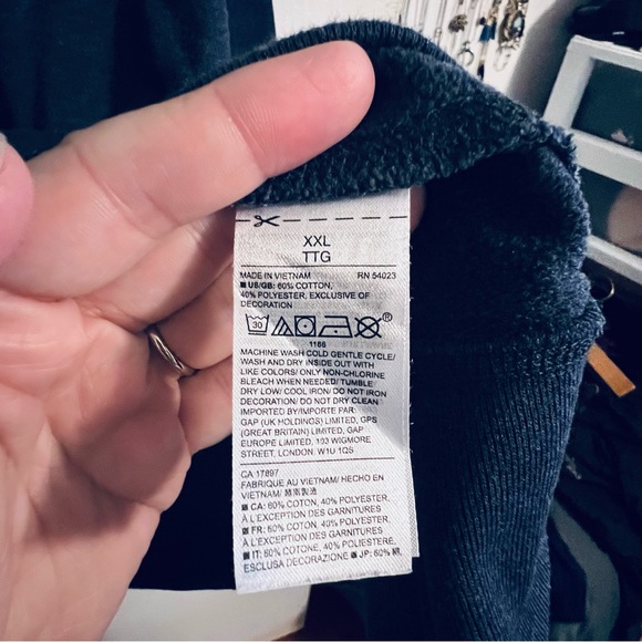 Gap Sweatshirt - Picture 3 of 4